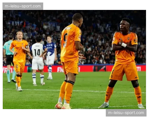 现场直击:维尼修斯边路突破制造点球,皇马主场取得领先 现场直击:维尼修斯边路突破制造点球,皇马主场取得领先